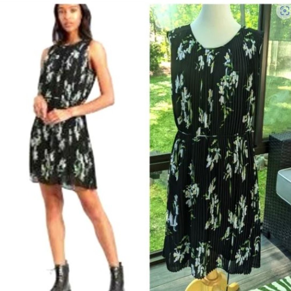 Banana Republic floral pleated sleeveless dress XL